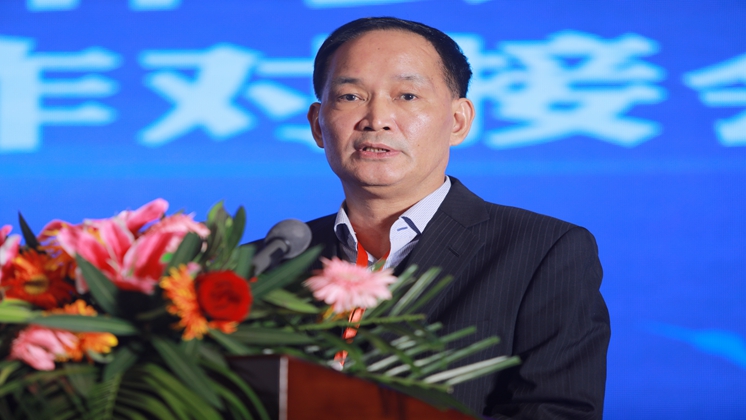 【開放郴州·相約湘臺(tái)會(huì)】市委副書記、代市長吳巨培為炬神電子點(diǎn)贊，公司董事長楊譓鵬大會(huì)發(fā)言