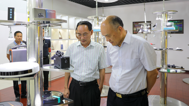 省委組織部副部長、省委編辦主任劉越高考察炬神電子